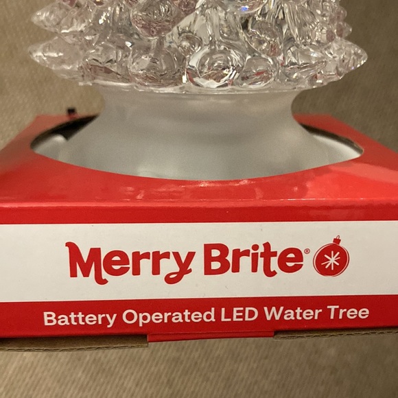 BNIB STUNNING- LED Light Up Battery Operated Christmas Water Tree 🌲 Decoration - Picture 12 of 16